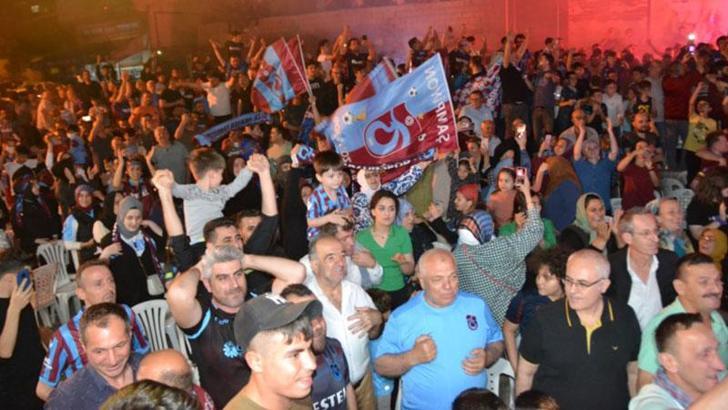 Trabzonspor’un şampiyonluğu Kırıkhan’da kutlandı