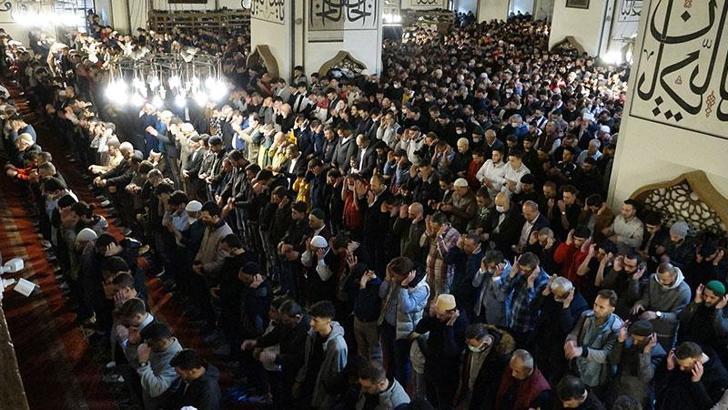 Bursa'da, bayram namazında Ulu Cami doldu