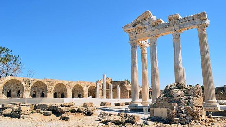 Apollon Tapınağı'na ihanete suç duyurusu