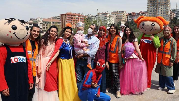 LÖSEV'den lösemi hastası Zeynep'e moral ziyareti