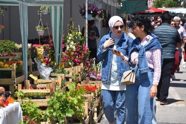 İzmir'de '23'üncü Bayındır Çiçek Festivali'