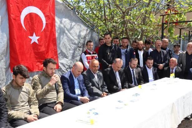 Bakan Soylu, Şehit Talha Bahadır'ın ailesini ziyaret etti