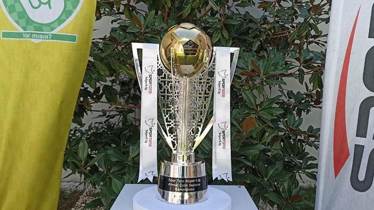 Şampiyonluk kupası görücüye çıktı