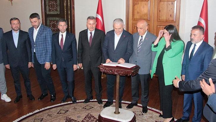 Binali Yıldırım: Bize düşen güçlü olmak, masum ve mağdur insanlara destek olmaktır