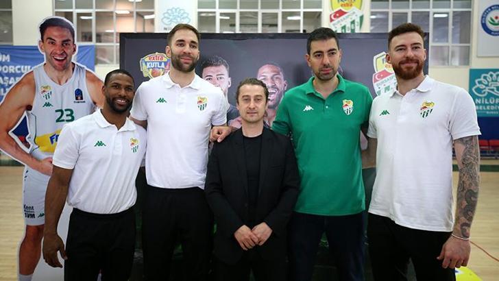 Frutti Extra Bursaspor, 3 basketbolcusunun sözleşmesini uzattı