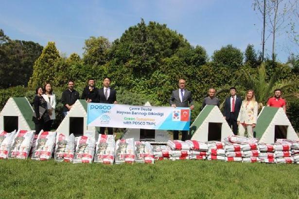 Atıklardan barınak yaptılar