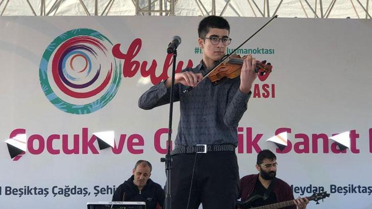 Ödüllü çocuk Kadıköy'de konser verdi