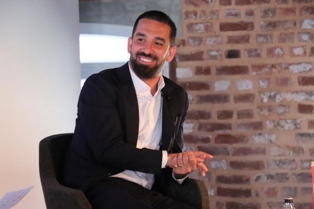 Arda Turan ‘2022 yılı en sevilen ve örnek alınan futbolcusu’ seçildi
