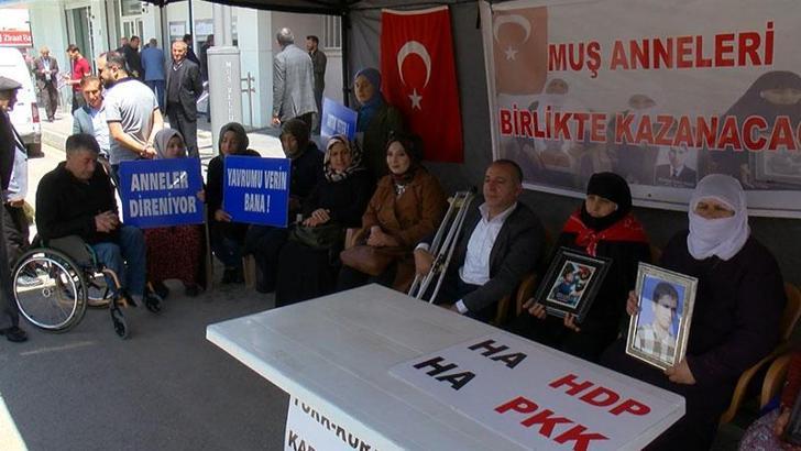 Muş'ta engelli derneğinden evlat nöbetindeki ailelere destek ziyareti