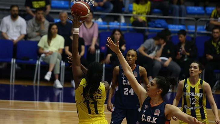 Fenerbahçe Safiport final serisinde 2-0 öne geçti