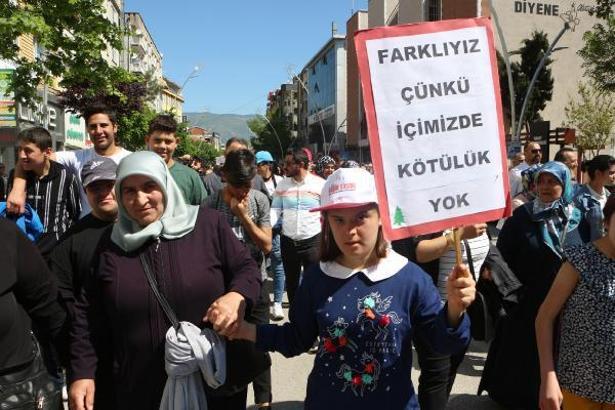 Tokat'ta engellilerden farkındalık yürüyüşü