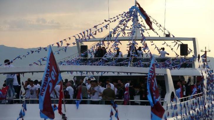 Trabzonspor’un şampiyonluk kutlaması Karadeniz’de başladı