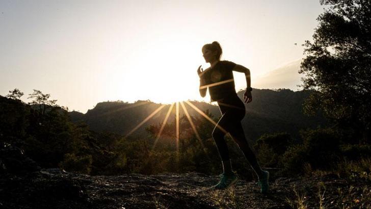 Sporcular sınırlarını zorladı, deniz seviyesinden 2365 metre zirveye koştu