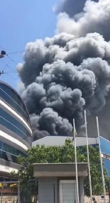 Bursa'da ısı yalıtım sistemleri fabrikasında yangın (1)