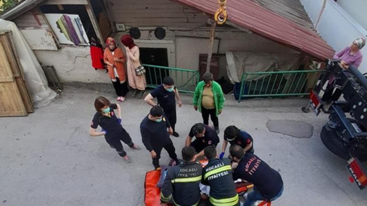 Obez hastayı vinçle taşıdılar