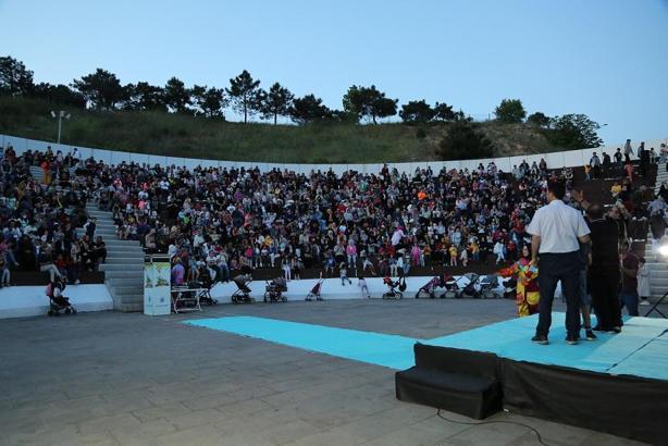 Tuzla’da 2 bin kişilik açık hava sineması etkinliği düzenlendi