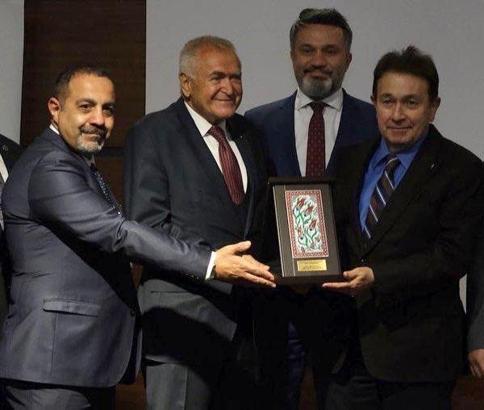 ‘Eğitim Çınarları ve Eğitime Destek Verenler’ ödülleri sahiplerini buldu