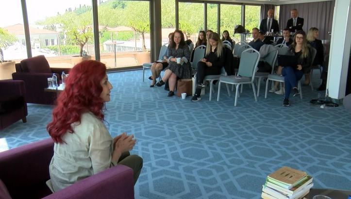 Tıp ve sanat dünyasından isimler Dünya MS Günü'ne dikkat çekti