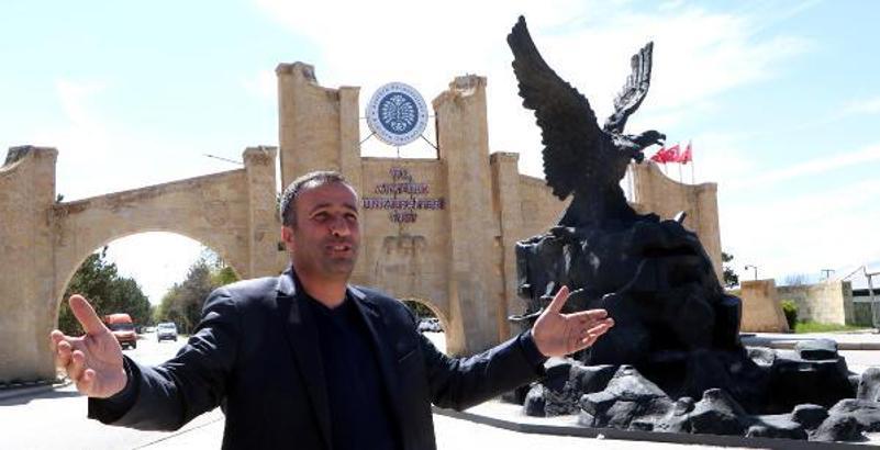 Üniversite Mahallesi'nin muhtarı