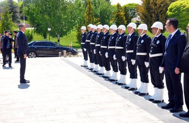 Karaman Valisi Tuncay Akkoyun, göreve başladı