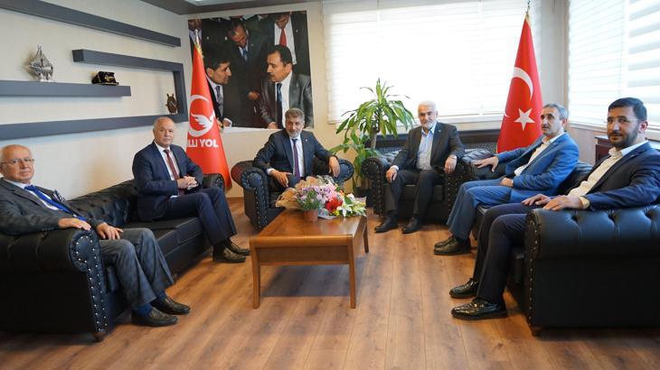 HÜDA PAR Başkanı Yapıcıoğlu, Remzi Çayır’ı ziyaret etti