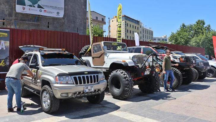 Diyarbakır'daki 'Off Road Festivali'ne katılacak arazi araçları tanıtıldı