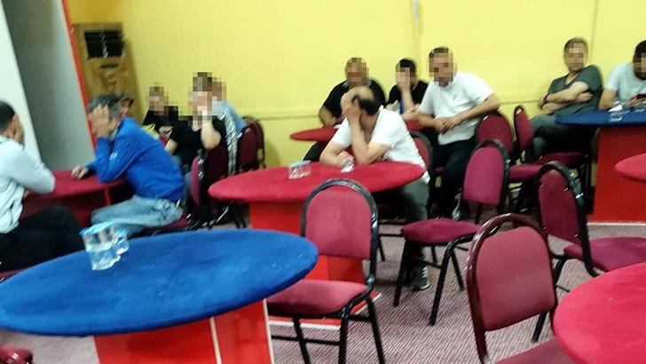 İzmir'de kumar baskını; 104 kişiye 189 bin TL ceza