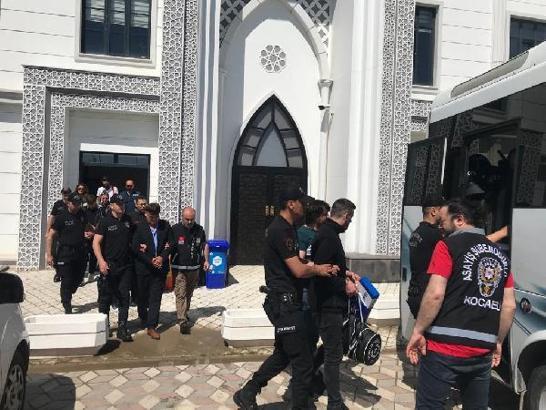 Bir kişinin öldürüldüğü, 3 kişinin yaralandığı silahlı kavgada 2 tutuklama