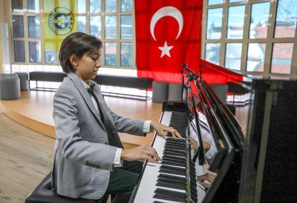 Buca BSM öğrencisi Uygar'a prestijli ödül