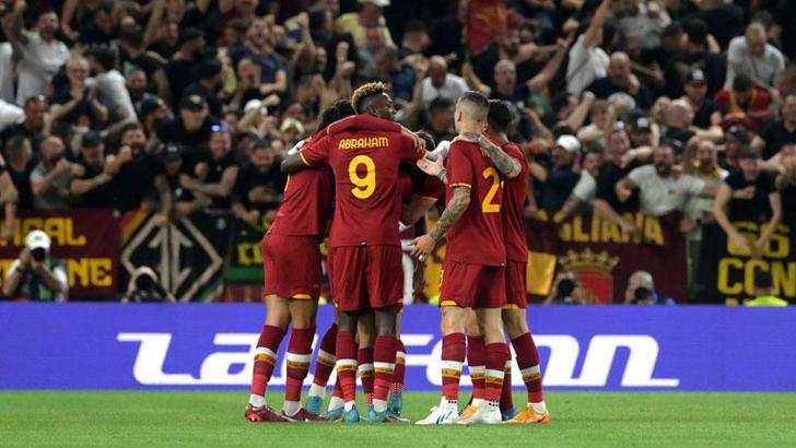 UEFA Avrupa Konferans Ligi'nde şampiyon Roma oldu