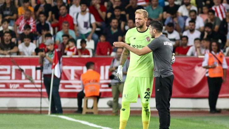 Antalyaspor'da Boffin ile yollar ayrılıyor