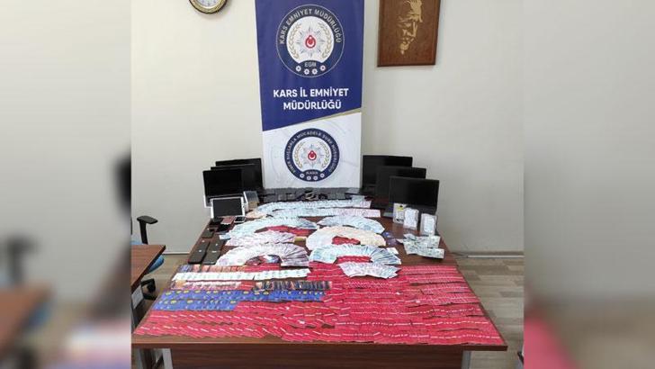 Siber polisten, Kars merkezli 4 ile kargo dolandırıcılığı operasyonu: 15 gözaltı