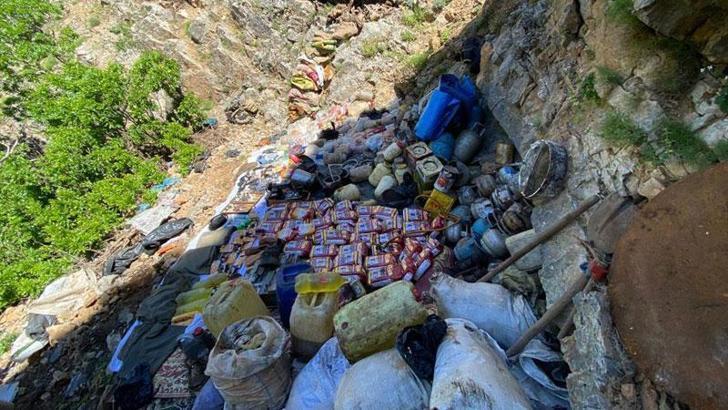 Tunceli'de PKK sığınağında mühimmat ve yaşam malzemesi ele geçirildi