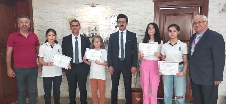 Başarılı öğrenciler ödüllendirildi