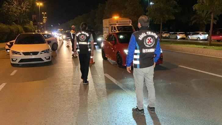 Kartal sahil yolunda araç denetimi