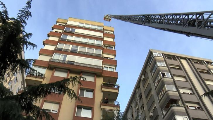 Kadıköy’de 11 katlı binada yangın