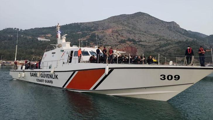 ABD bandıralı gemide 223 düzensiz göçmen yakalandı