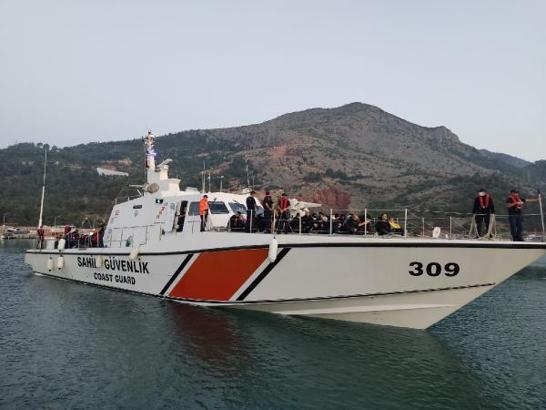ABD bandıralı gemide 223 düzensiz göçmen yakalandı