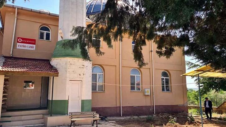 İnşaat işçileri, cami kubbesinden düştü: 1 ölü, 1 yaralı