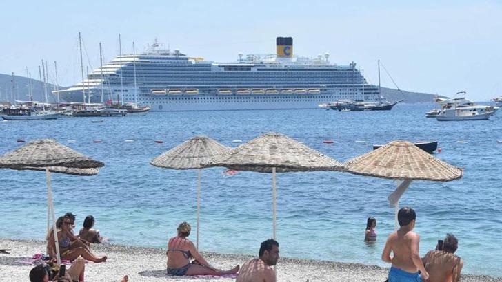 'Costa Venezia' ile 1339 turist Bodrum'da