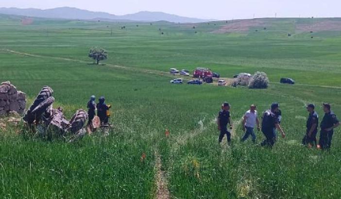 Sivas'ta traktör devrildi: 1 ölü, 1 yaralı