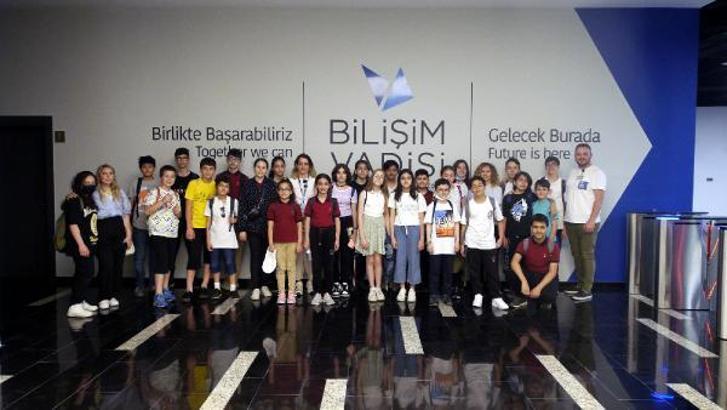 Bahçelievler’deki öğrenciler Bilişim Vadisi’ni ziyaret etti