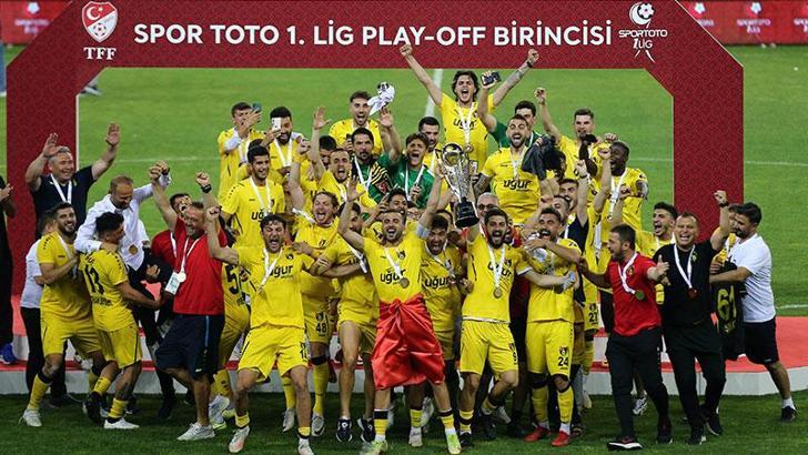 İstanbulspor, kupasını aldı