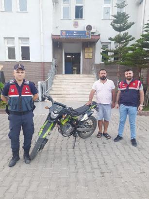 İki şüpheli çalıntı motosikletle yakalandı