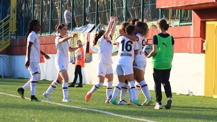 Turkcell Kadın Futbol Süper Ligi'nde finalin adı: ALG Spor - Fatih Karagümrük