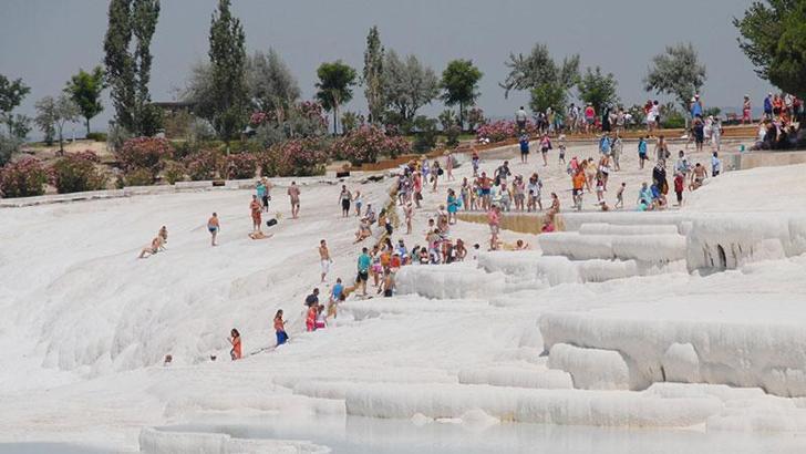 'Beyaz cennet' Pamukkale’yi ilk 5 ayda 431 bin turist ziyaret etti