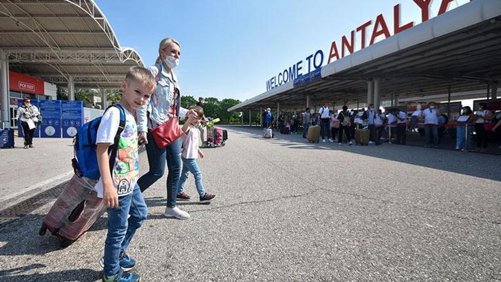 Savaş dönemi gelen Rus turist sayısı, pandemili yılları geçti
