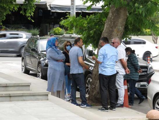 Mağdurlar Kadıköy'de toplandı; 110 bin kişiyi dolandırdı iddiası