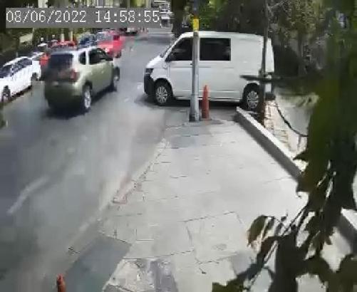 Beykoz’da 3 kişinin yaralandığı silahlı kavga kamerada