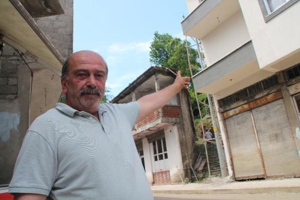 Rize'de fıkra gibi daire; balkon var, kapı yok